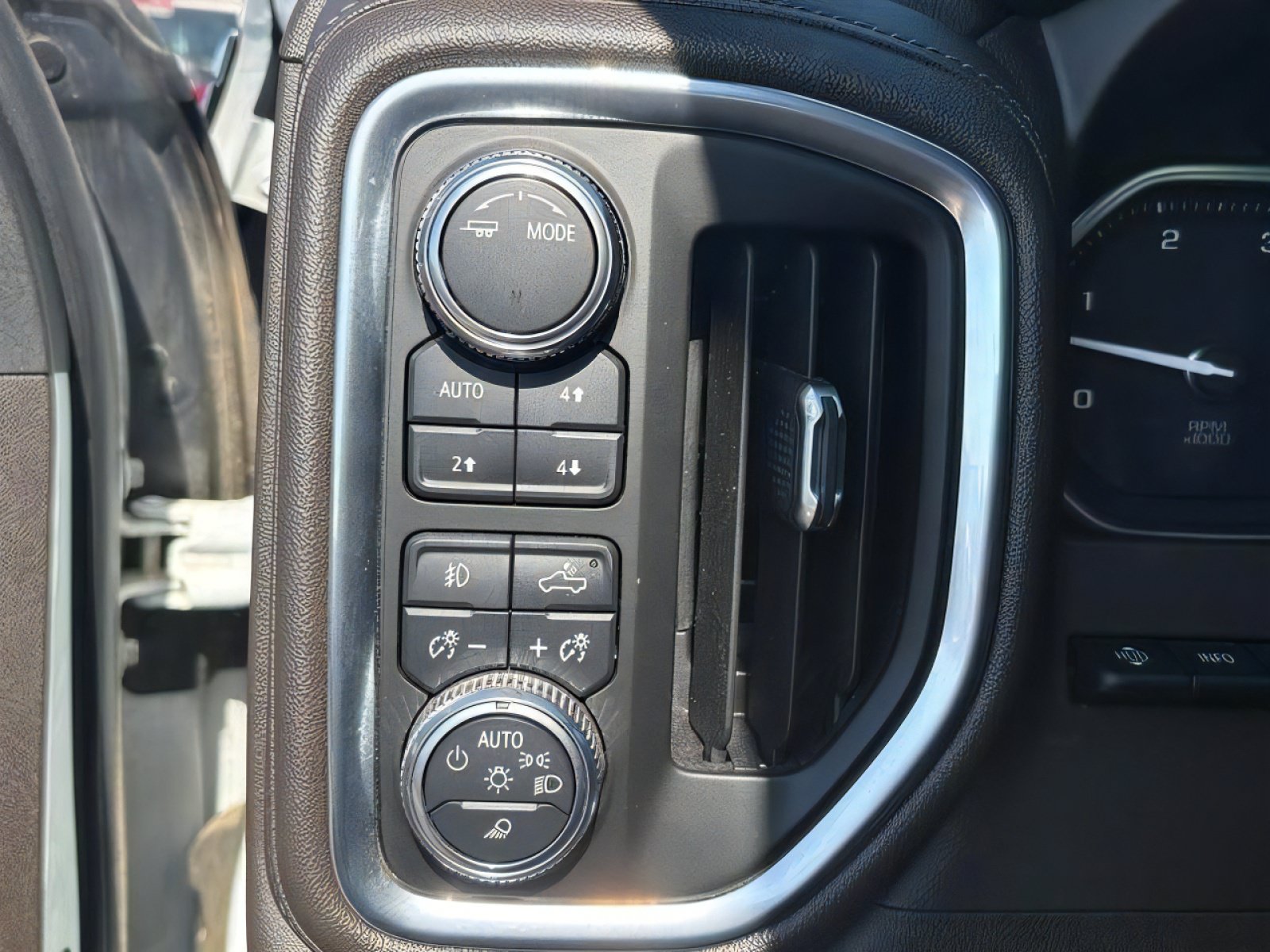 Used 2021 GMC Sierra 3500 Denali w/ Denali Ultimate Package AWD/4WD image 16