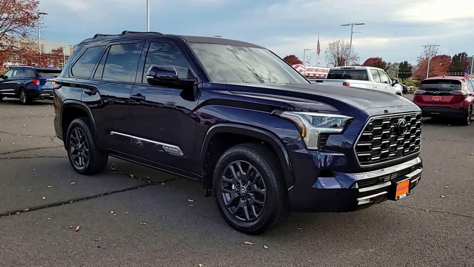 Used 2025 Toyota Sequoia Platinum AWD/4WD image 2