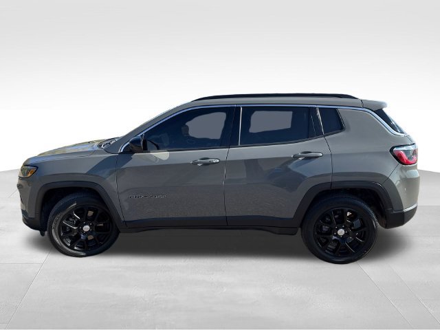 Used 2023 Jeep Compass Latitude AWD/4WD image 4