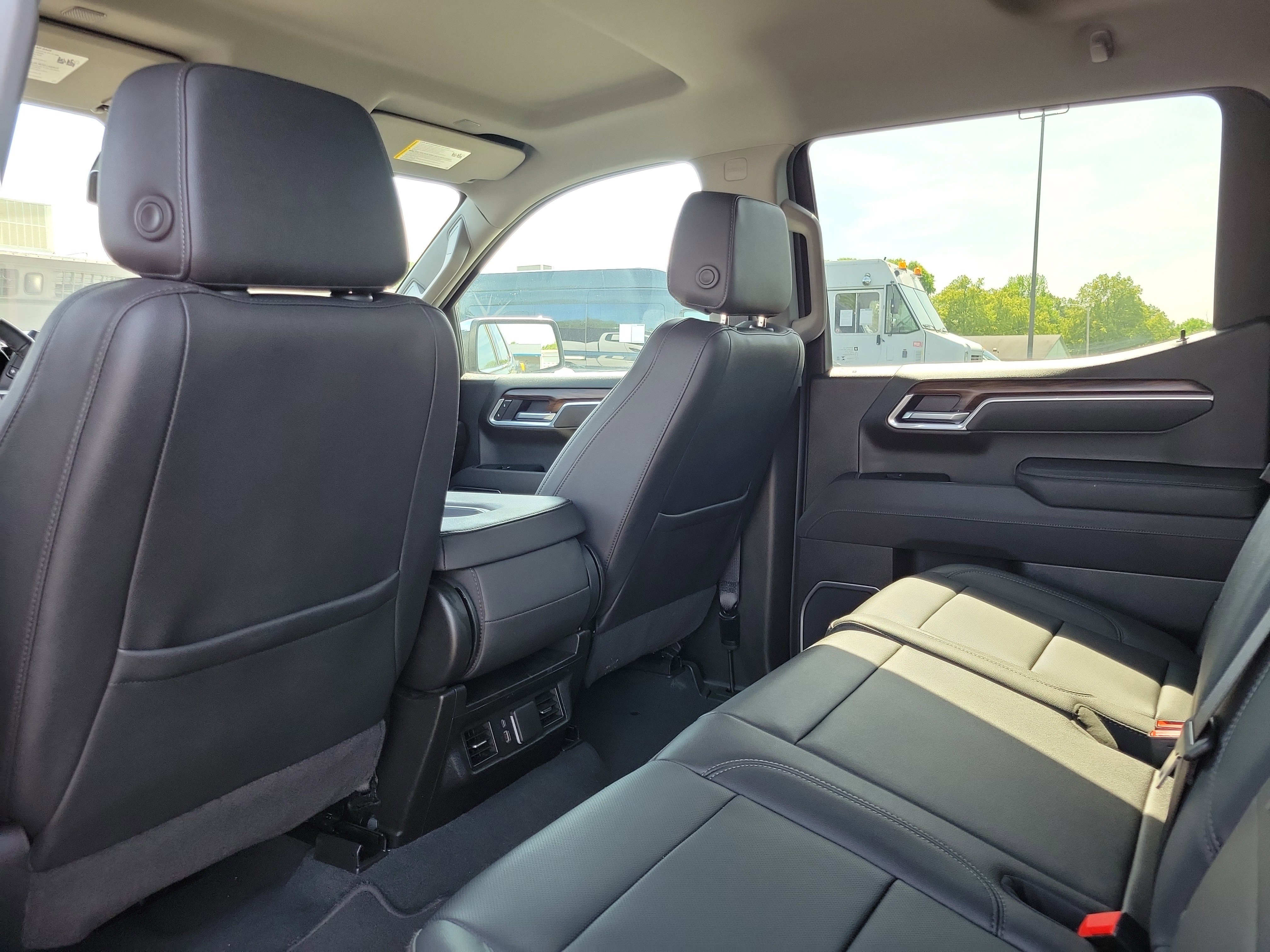 Used 2025 GMC Sierra 1500 SLT AWD/4WD image 14