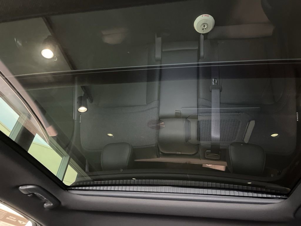 New 2024 Genesis GV60 RWD image 29