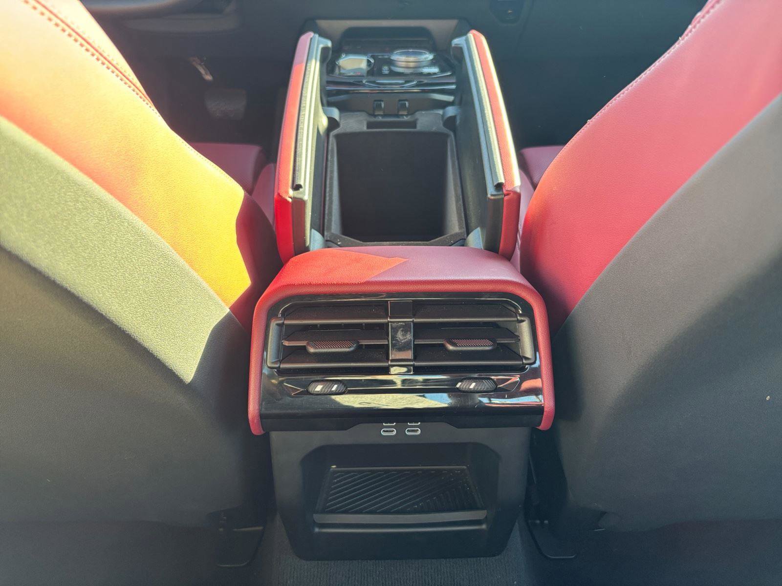 Certified 2025 BMW 540i xDrive w/ Premium Package image 31