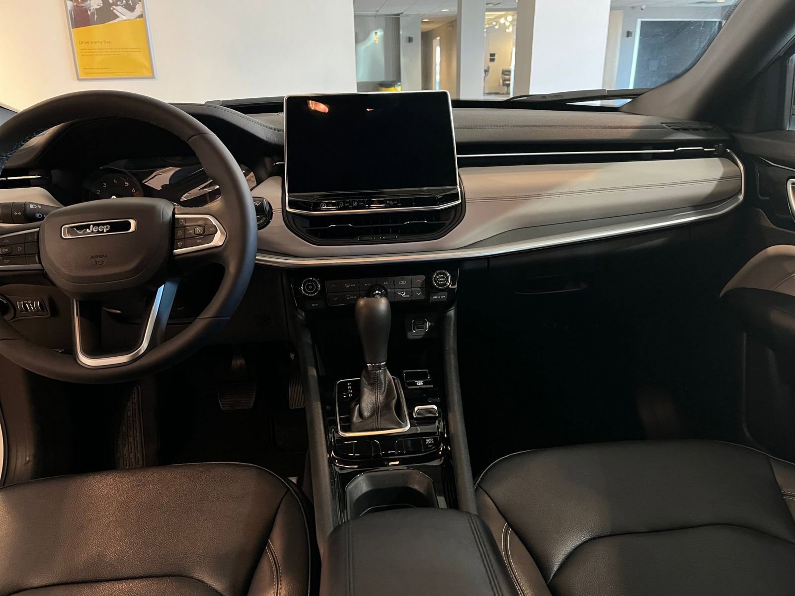 Used 2025 Jeep Compass Limited image 35