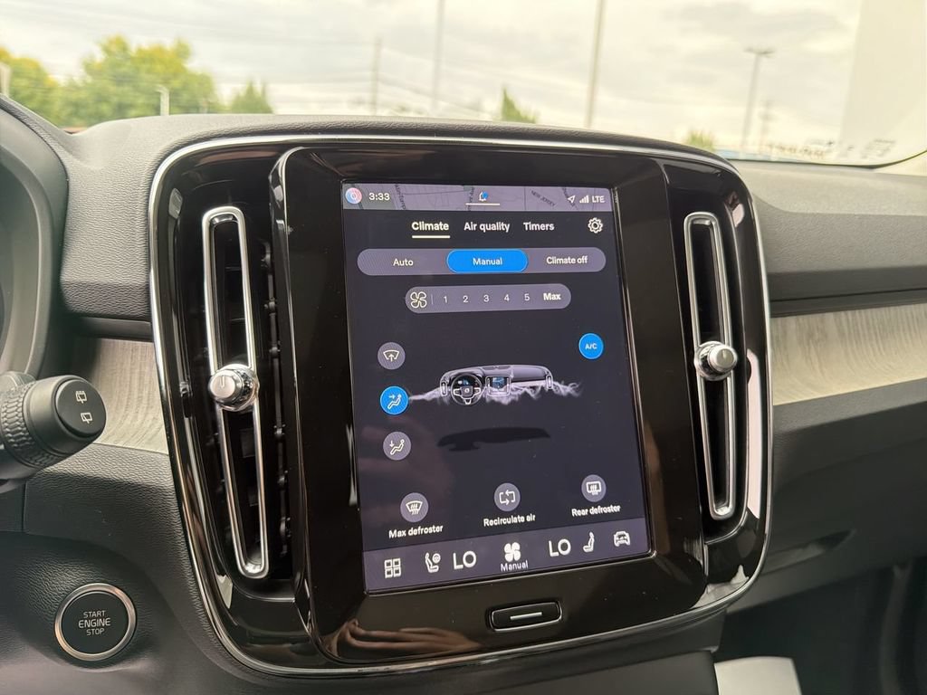 Certified 2024 Volvo XC40 B5 Plus w/ Climate Package AWD/4WD image 21