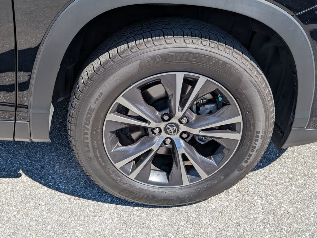 Used 2019 Toyota Highlander LE image 19