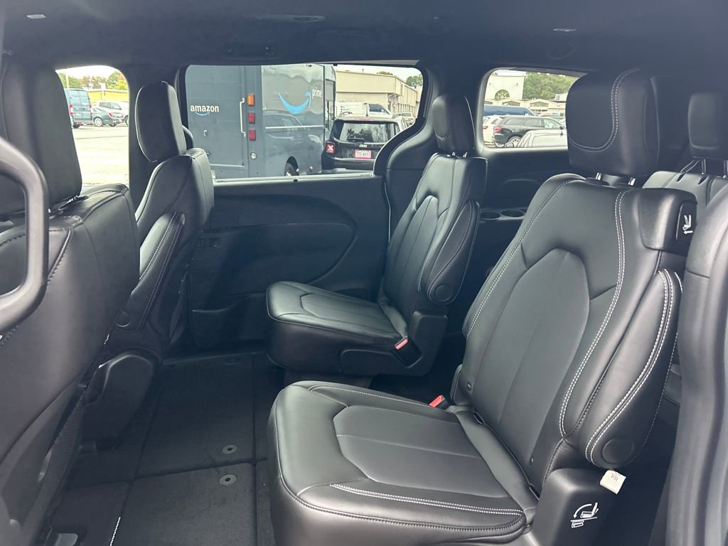 New 2026 Chrysler Pacifica Select image 26