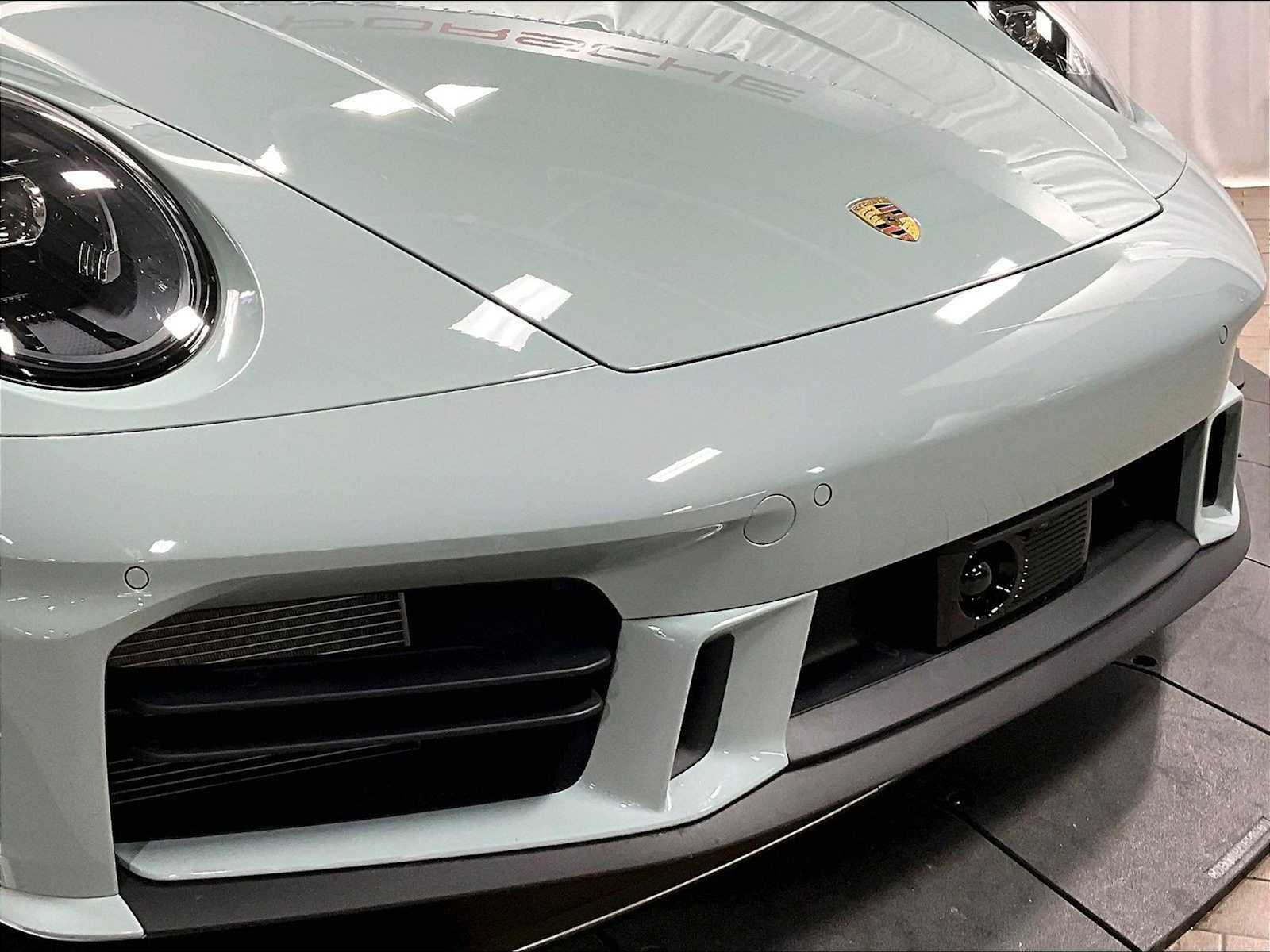 Used 2025 Porsche 911 Carrera image 32