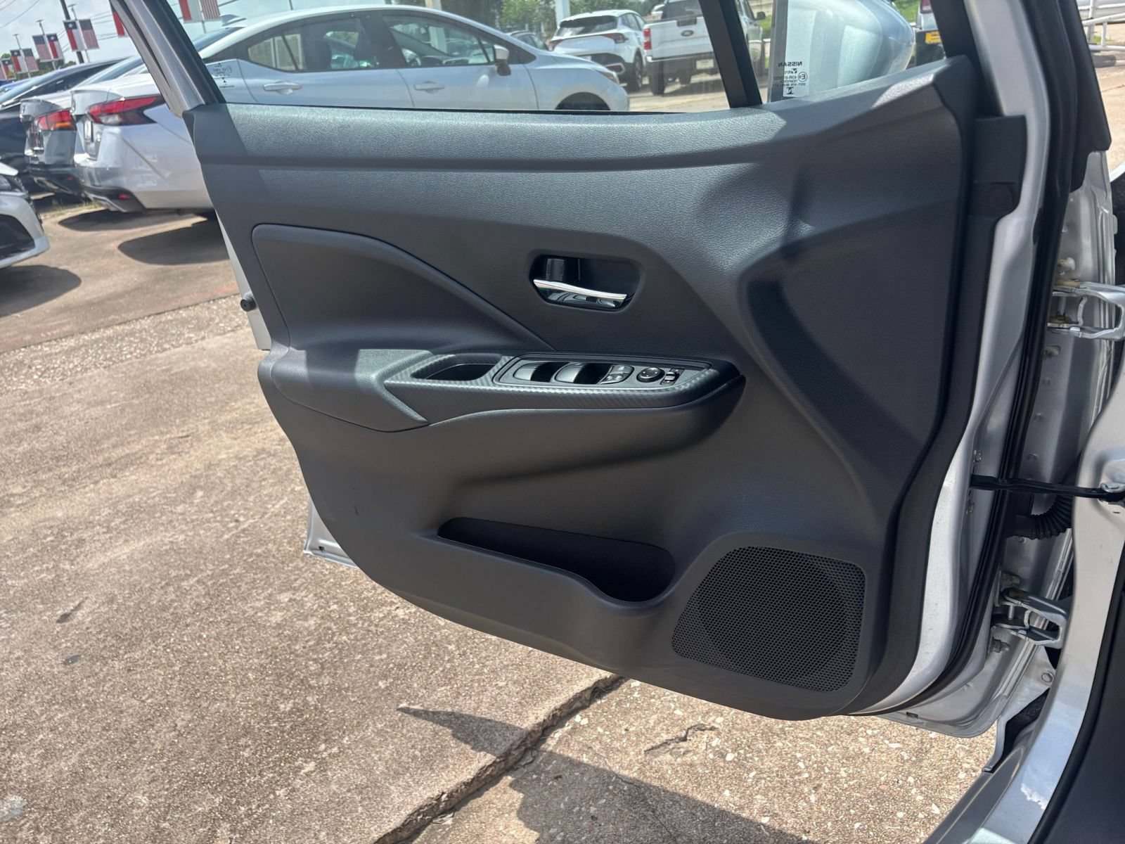 Used 2025 Nissan Versa SV FWD image 18