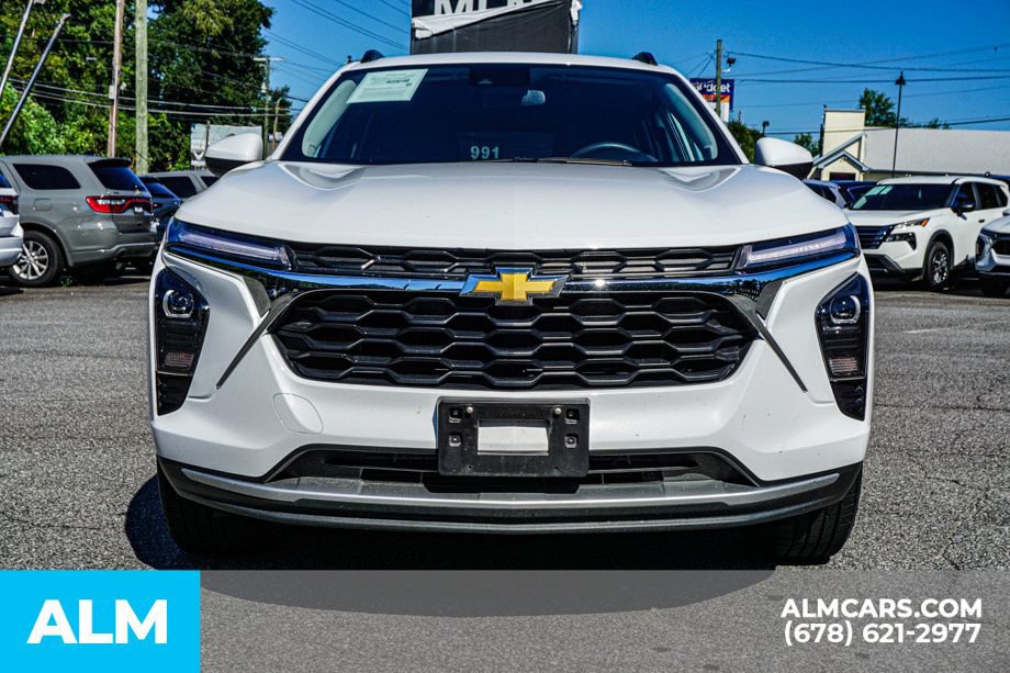 Used 2025 Chevrolet Trax LT FWD image 9