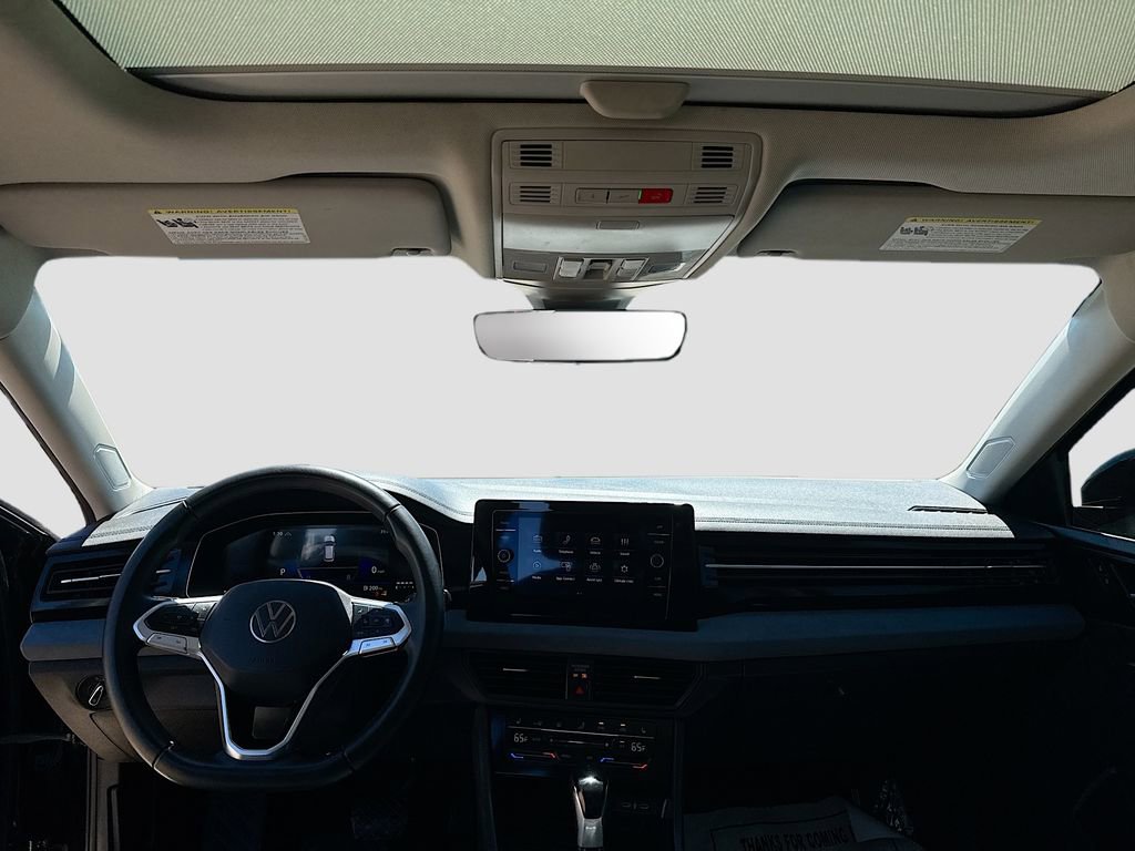 Used 2025 Volkswagen Jetta SE FWD image 21