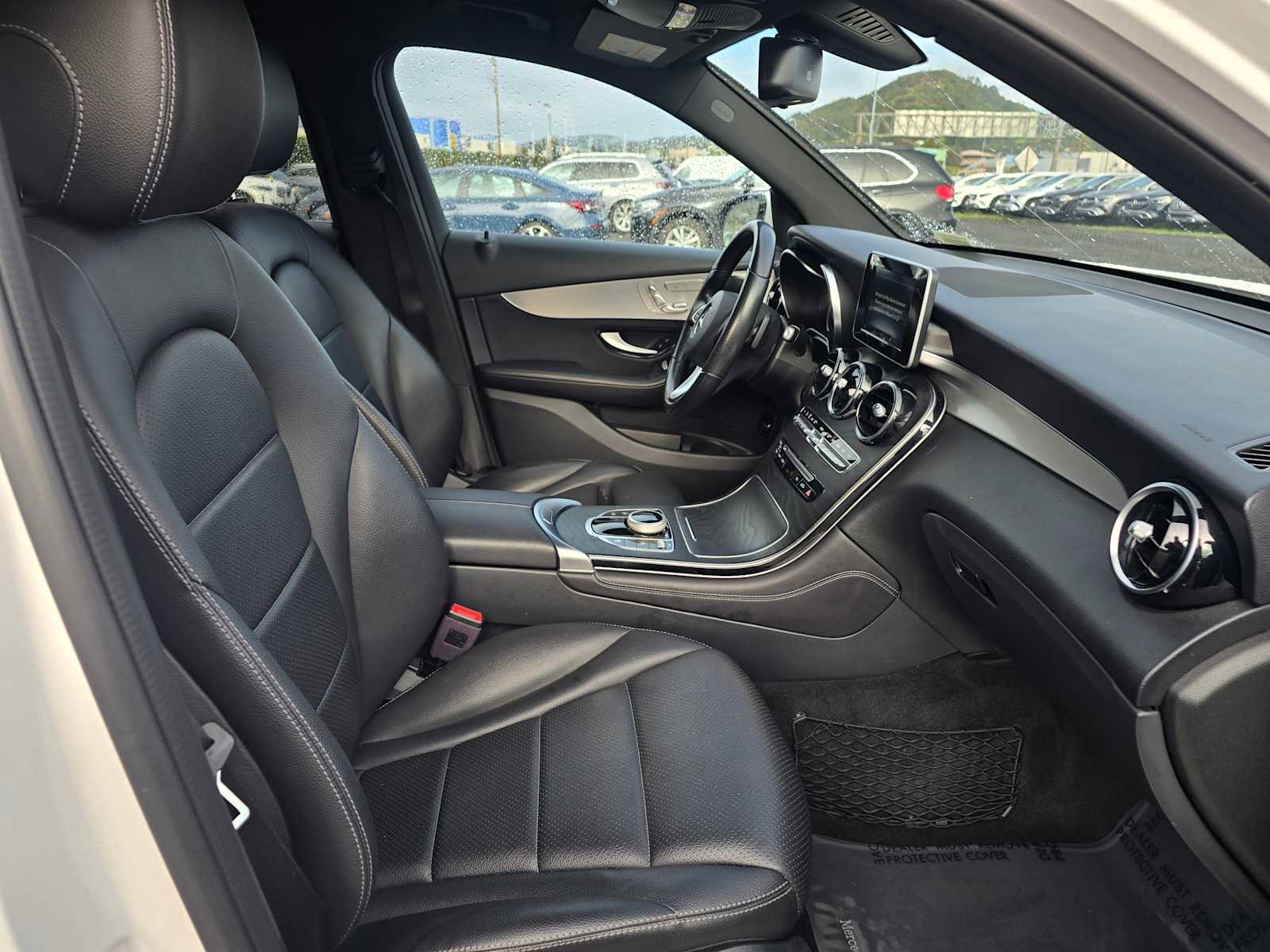 Used 2019 Mercedes-Benz GLC 300 4MATIC image 11