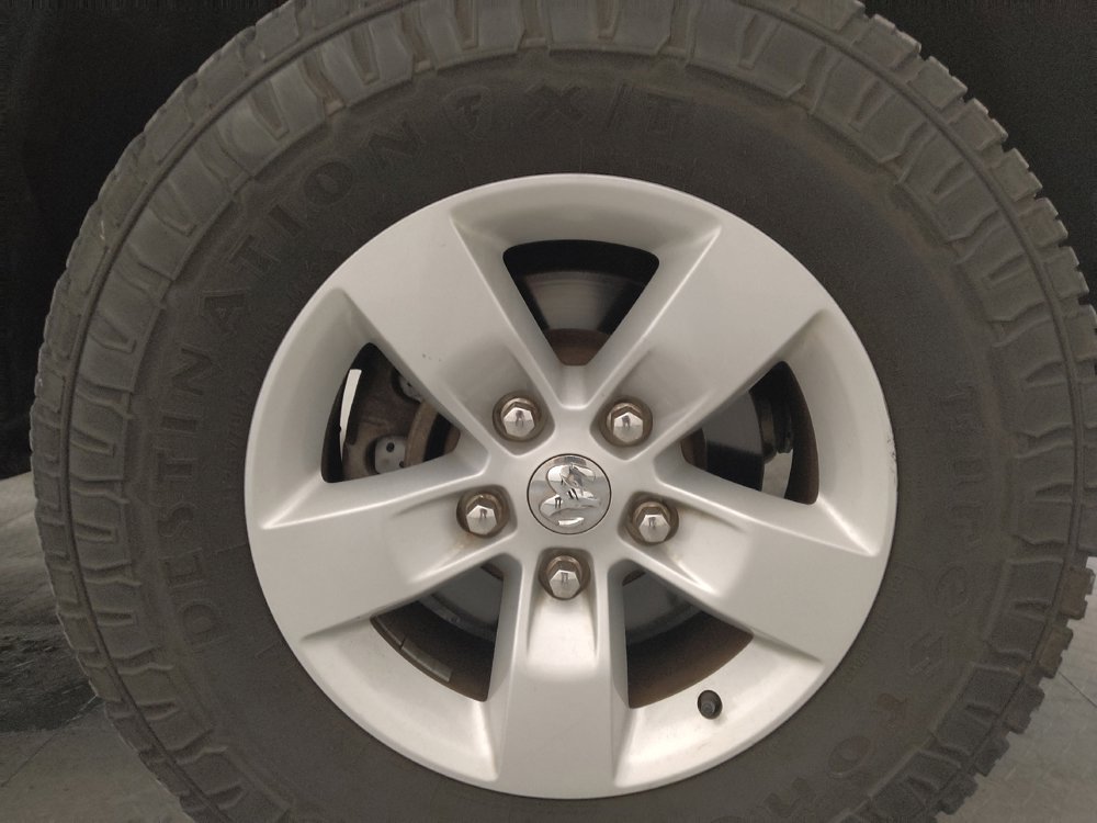 Used 2019 RAM 1500 Classic SLT AWD/4WD image 31