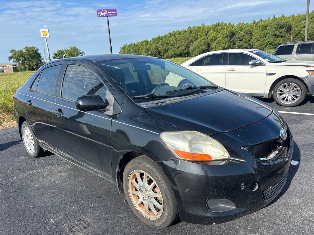 Used 2010 Toyota Yaris Sedan FWD image 3