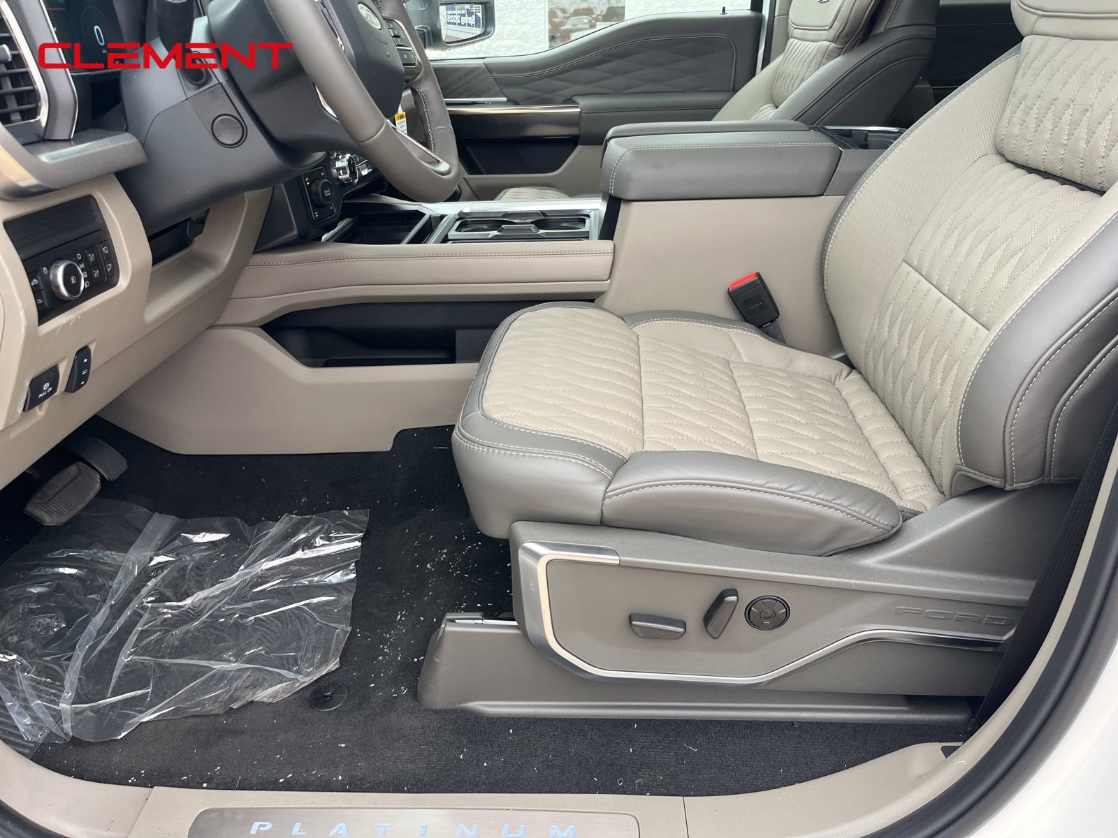 New 2026 Ford F250 Platinum image 37