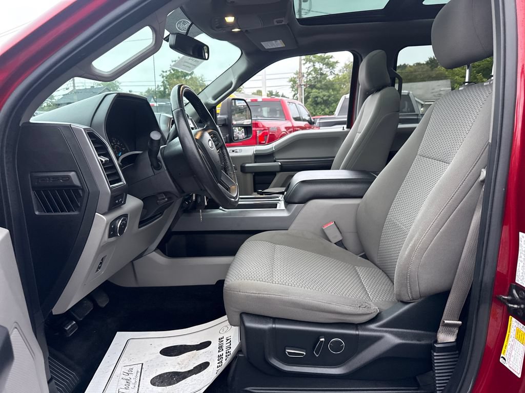 Used 2017 Ford F150 XLT w/ Equipment Group 302A Luxury AWD/4WD image 29