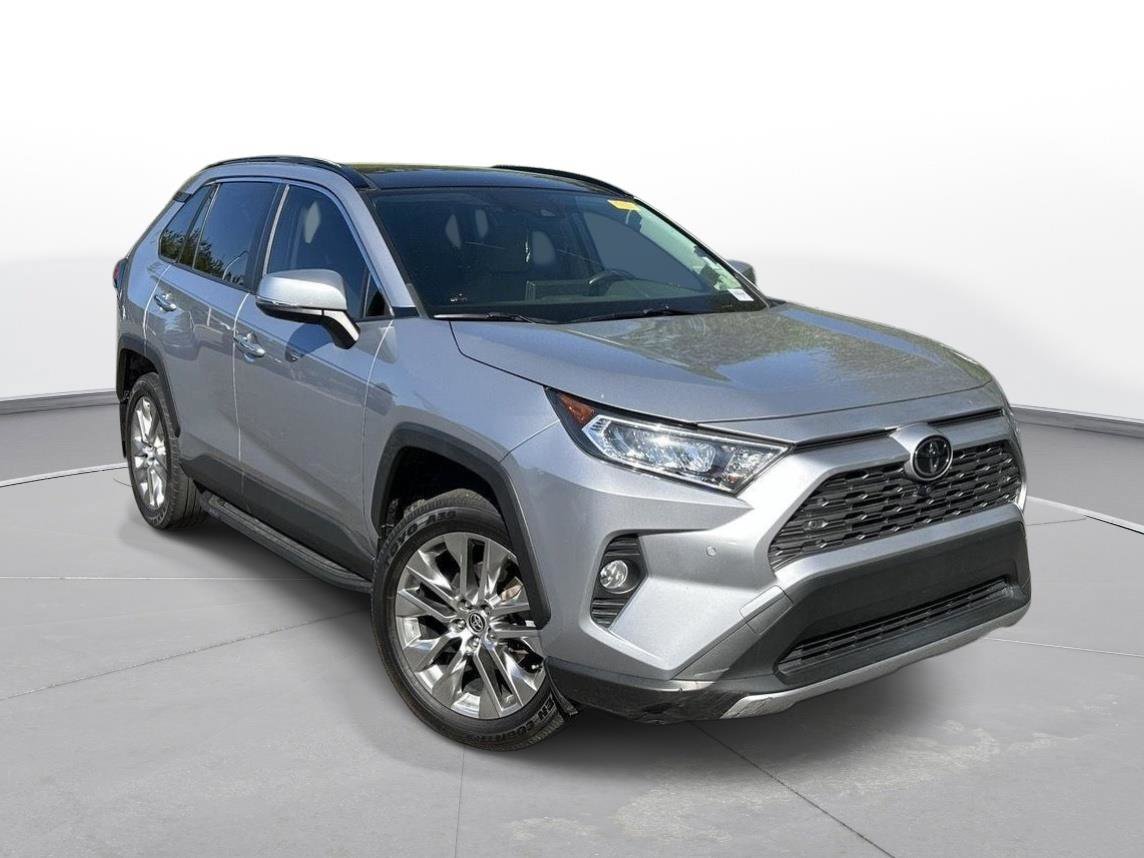 Used 2020 Toyota RAV4 Limited image 4