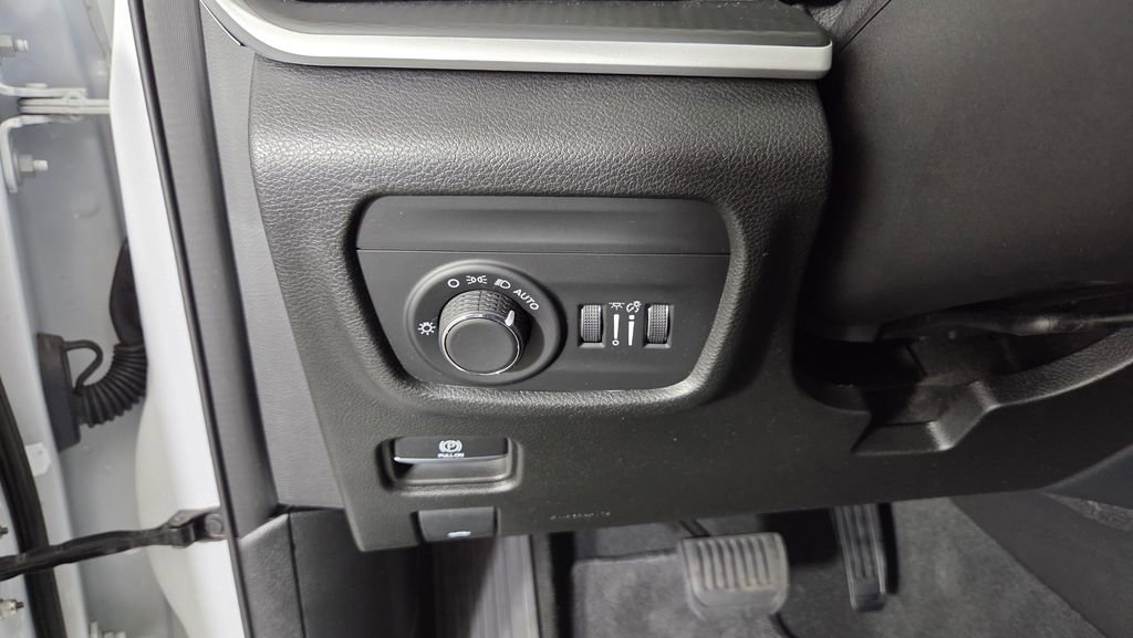 Used 2023 Jeep Grand Cherokee L Laredo AWD/4WD image 21