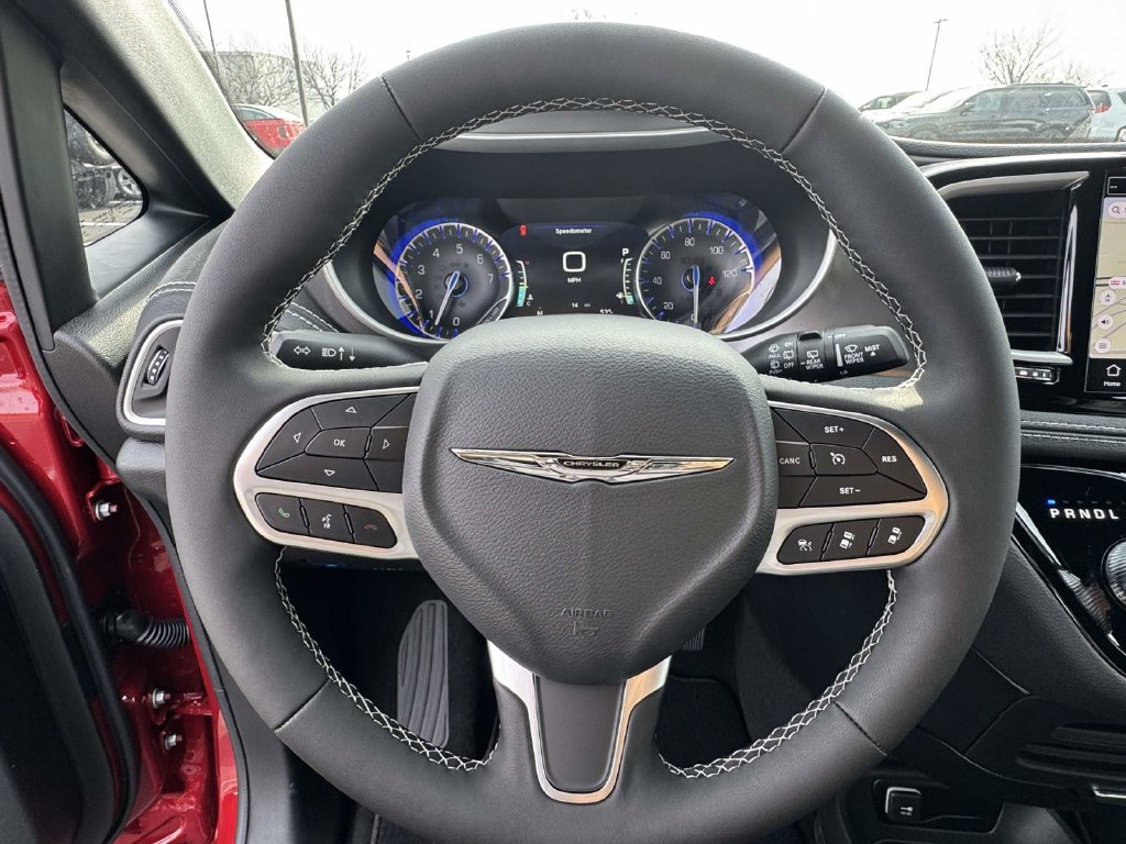 New 2026 Chrysler Pacifica Select FWD image 17