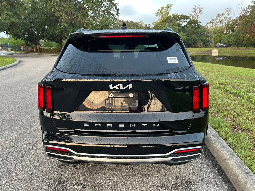 Used 2022 Kia Sorento S w/ Panoramic Sunroof Package FWD image 4