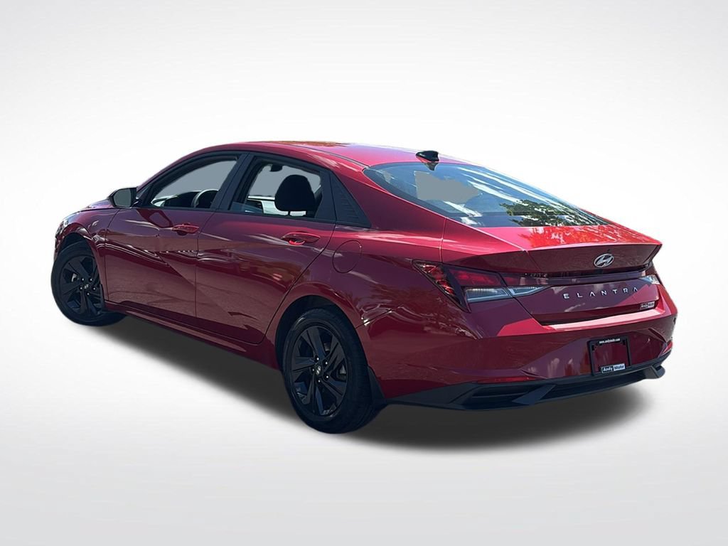 Used 2023 Hyundai Elantra SEL FWD image 5
