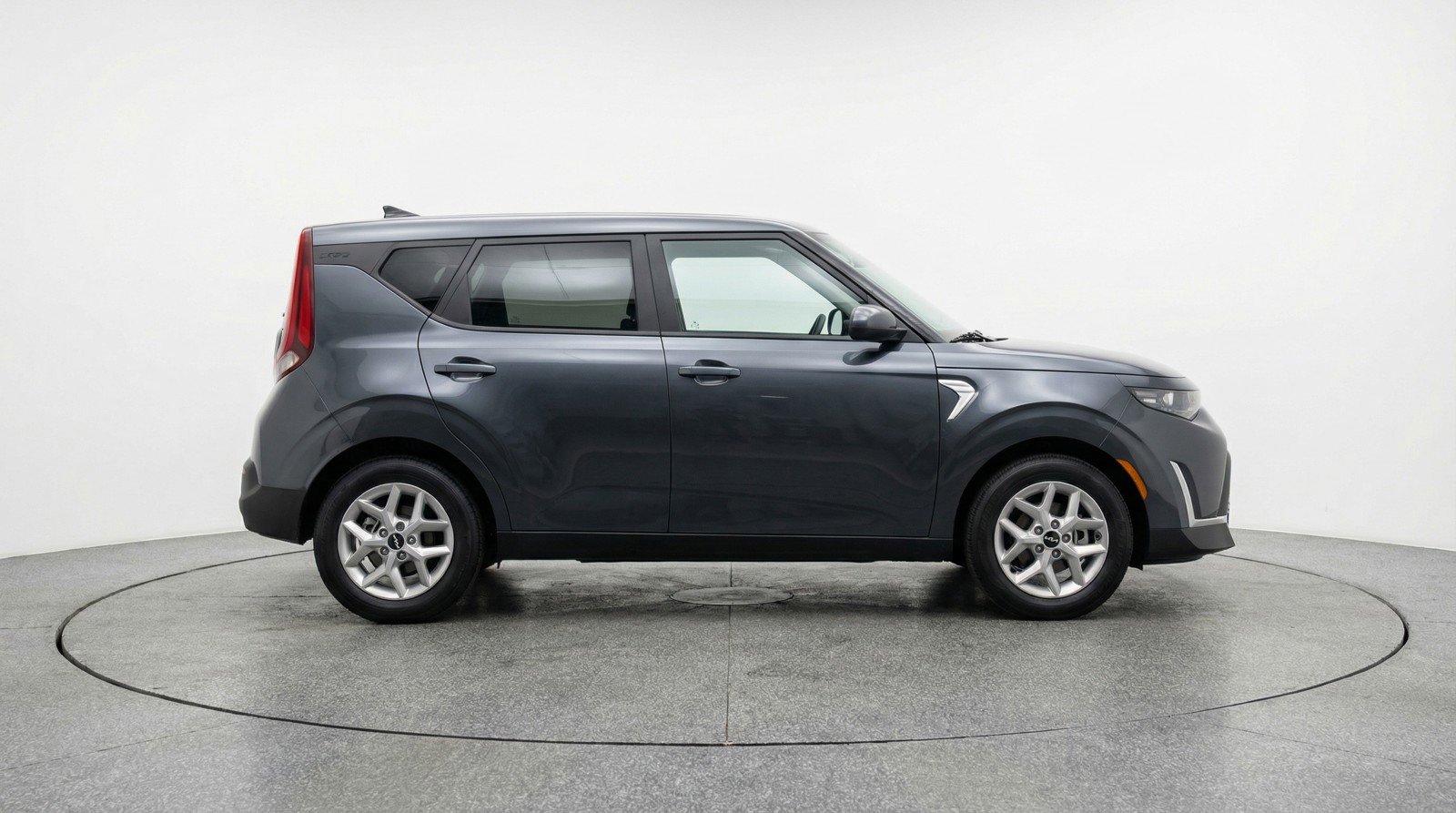 Used 2025 Kia Soul LX w/ LX Technology Package FWD image 11