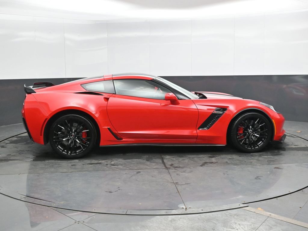 Used 2015 Chevrolet Corvette Z06 w/ 3LZ Preferred Equipment Group image 3