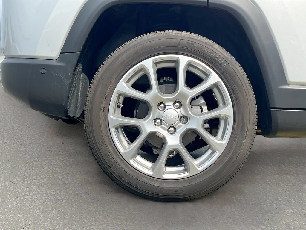 Used 2024 Jeep Compass Latitude AWD/4WD image 27