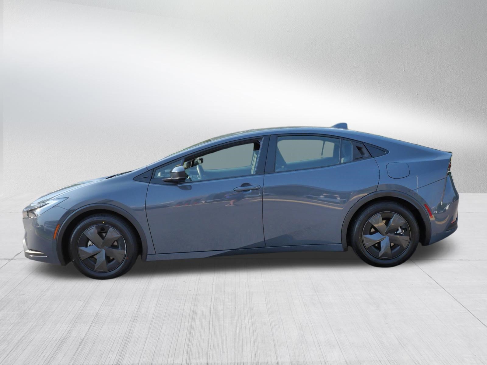 Certified 2025 Toyota Prius LE FWD image 5
