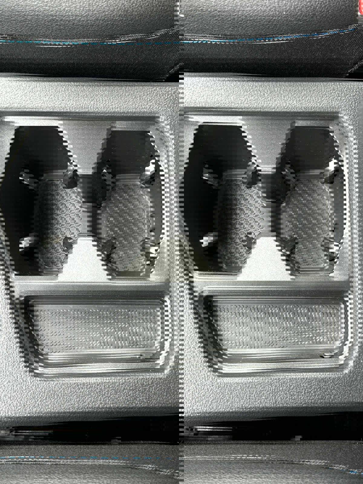 Certified 2024 Volkswagen Taos SE image 32