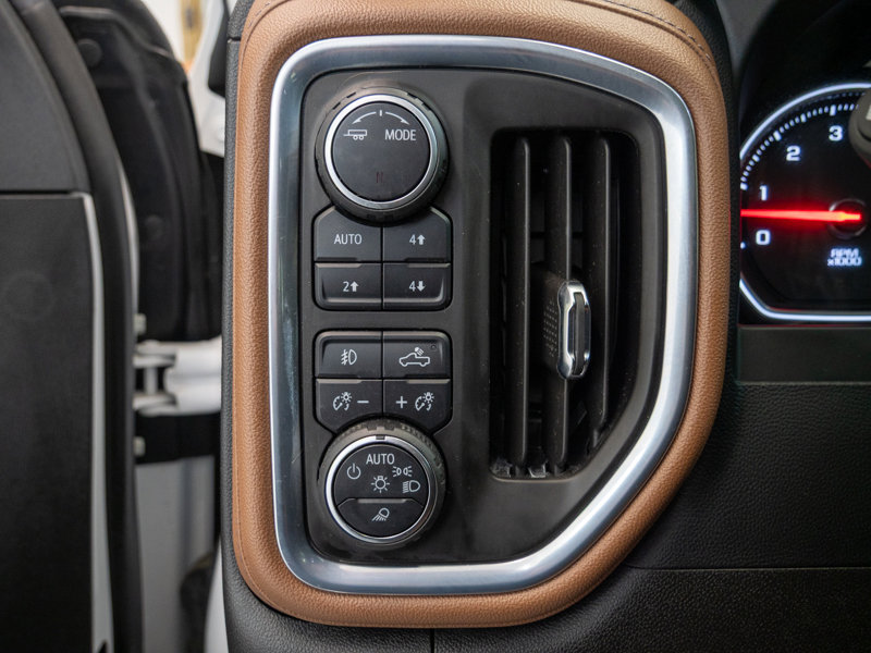 Used 2022 Chevrolet Silverado 1500 High Country image 12