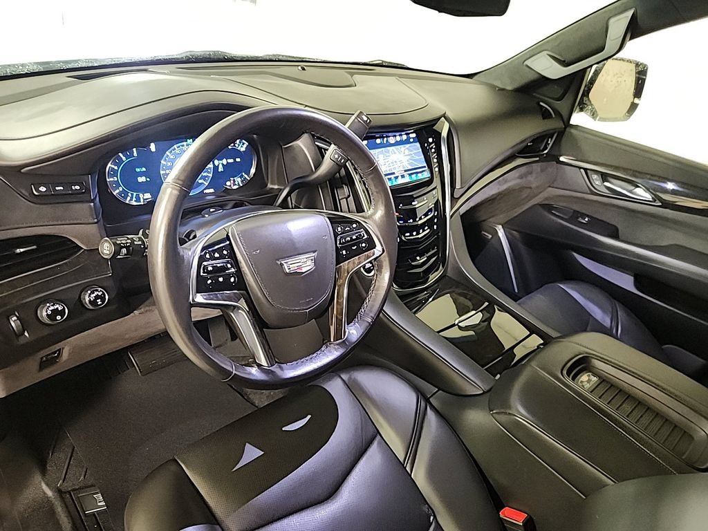 Used 2019 Cadillac Escalade ESV Platinum AWD/4WD image 11