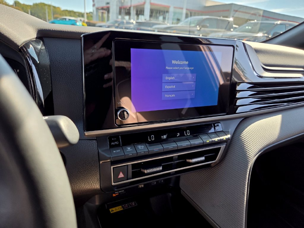 Used 2025 Toyota Camry SE FWD image 21