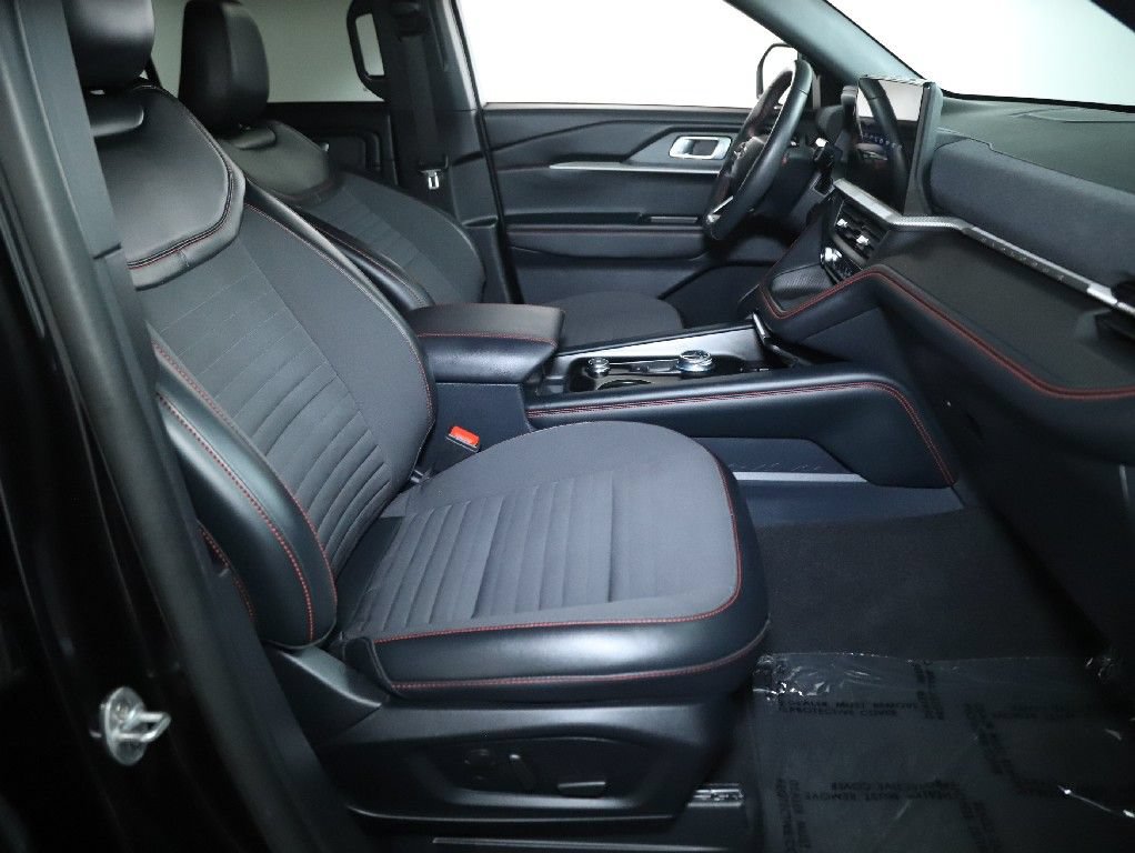 Used 2025 Ford Explorer ST-Line AWD/4WD image 37