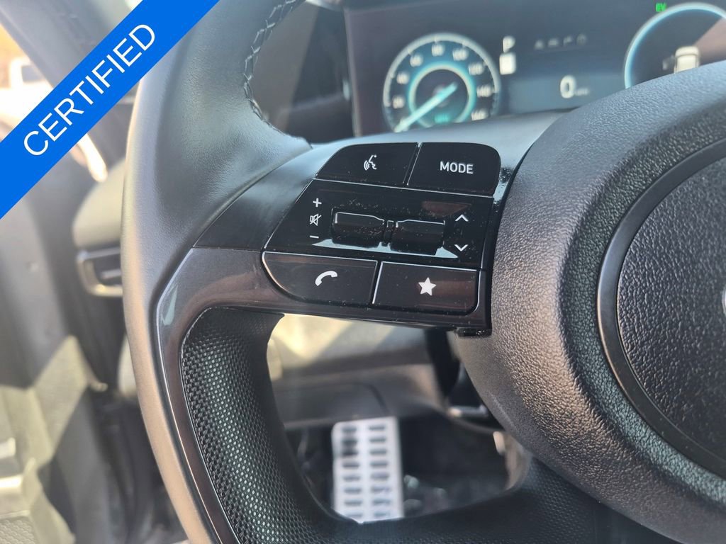 Used 2025 Hyundai Elantra SEL image 18