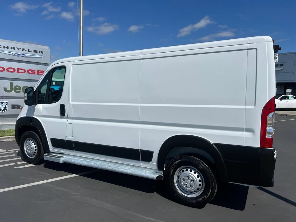 Used 2025 RAM ProMaster 2500 w/ U-Haul Equipment Group FWD image 20