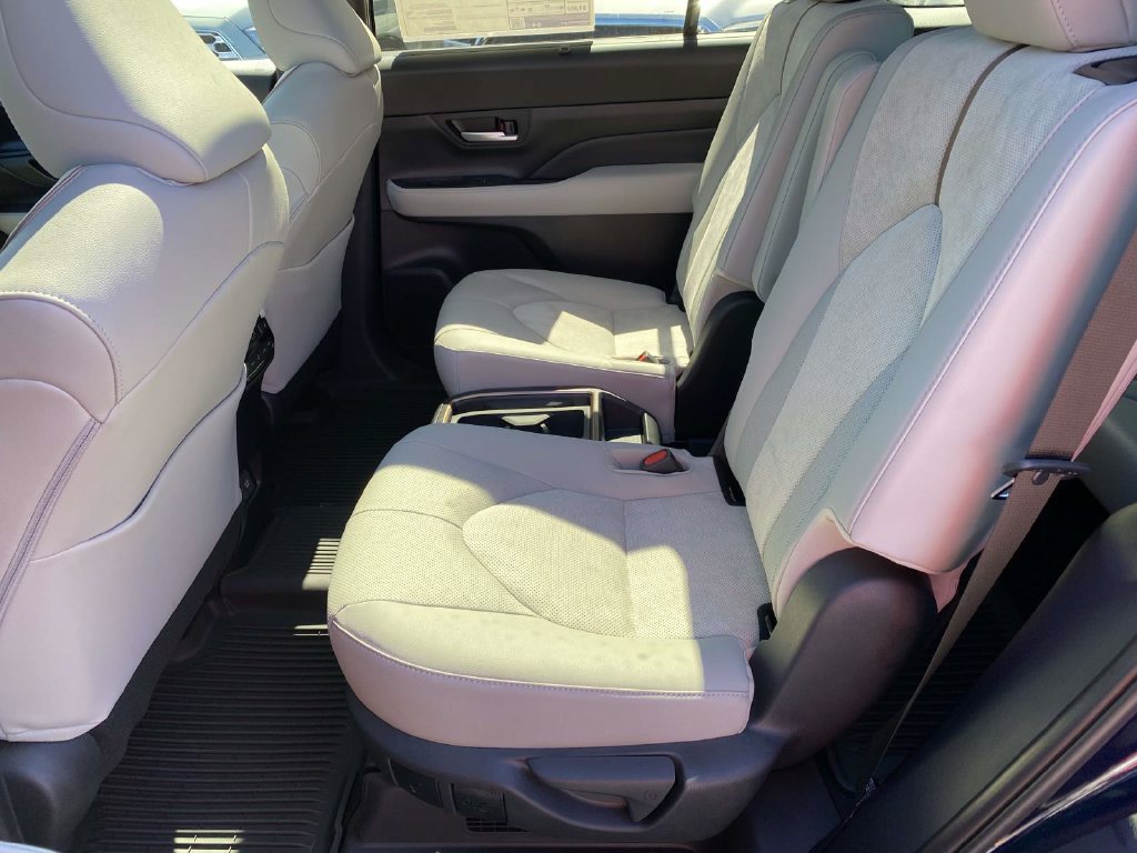 New 2026 Toyota Grand Highlander AWD Hybrid image 10