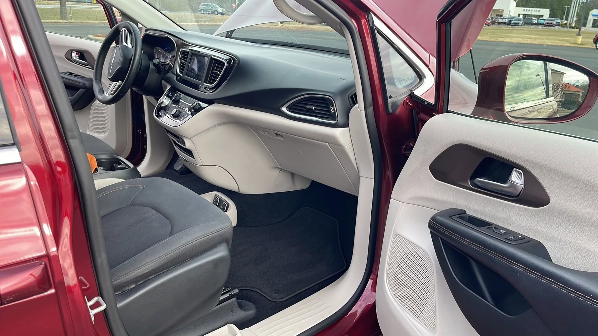 Used 2019 Chrysler Pacifica Touring Plus w/ Tire & Wheel Group image 37