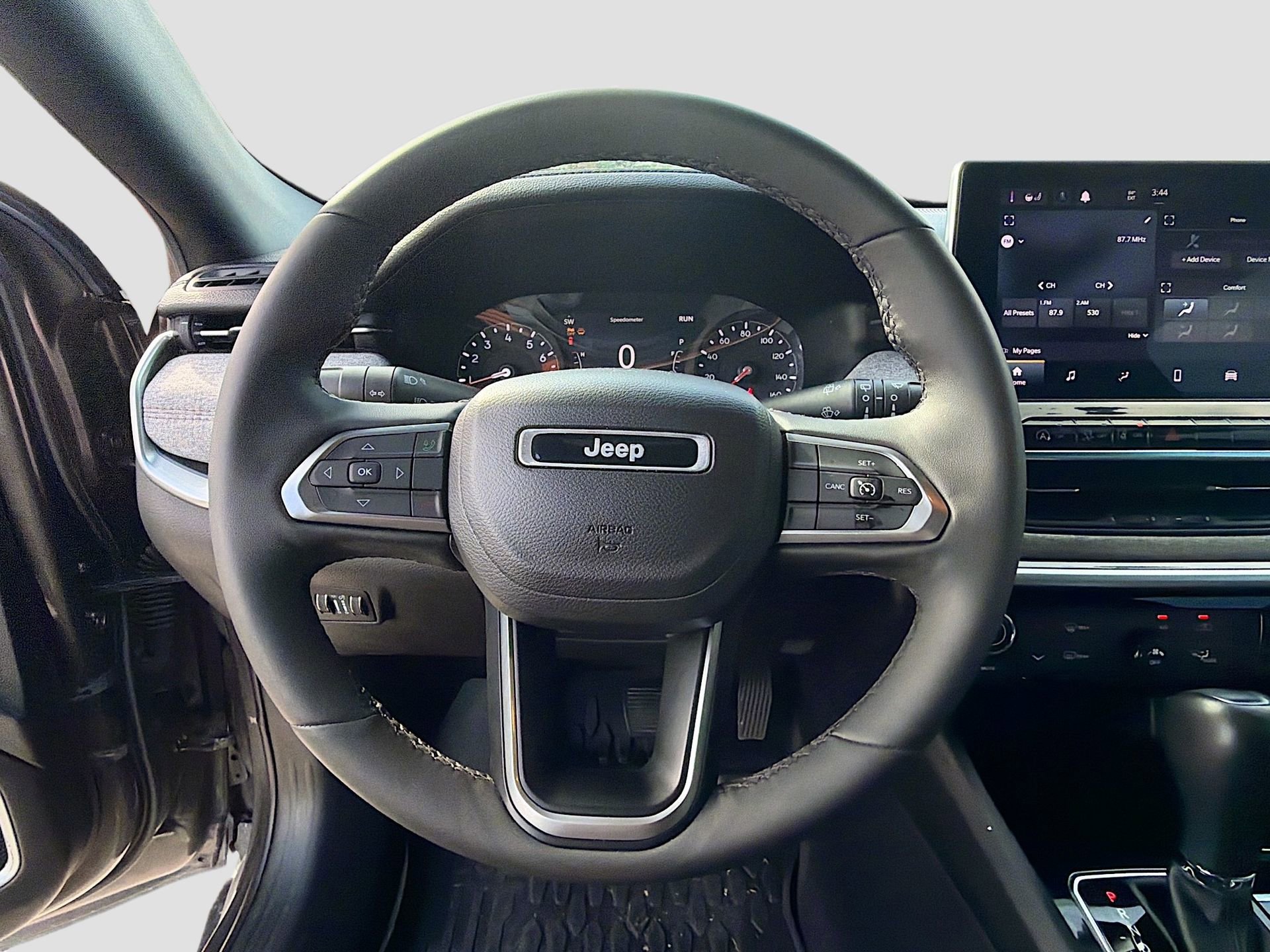 Used 2023 Jeep Compass Latitude image 35