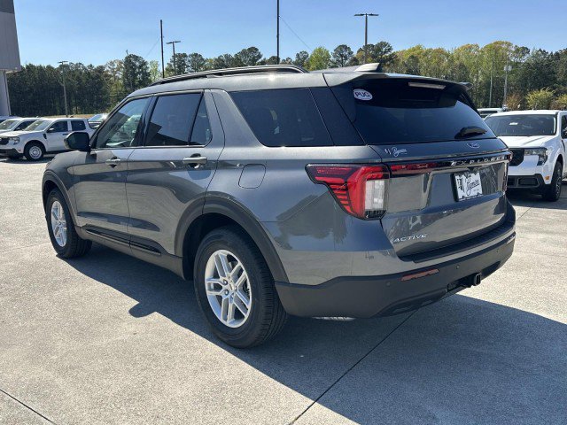 New 2026 Ford Explorer Active RWD image 5