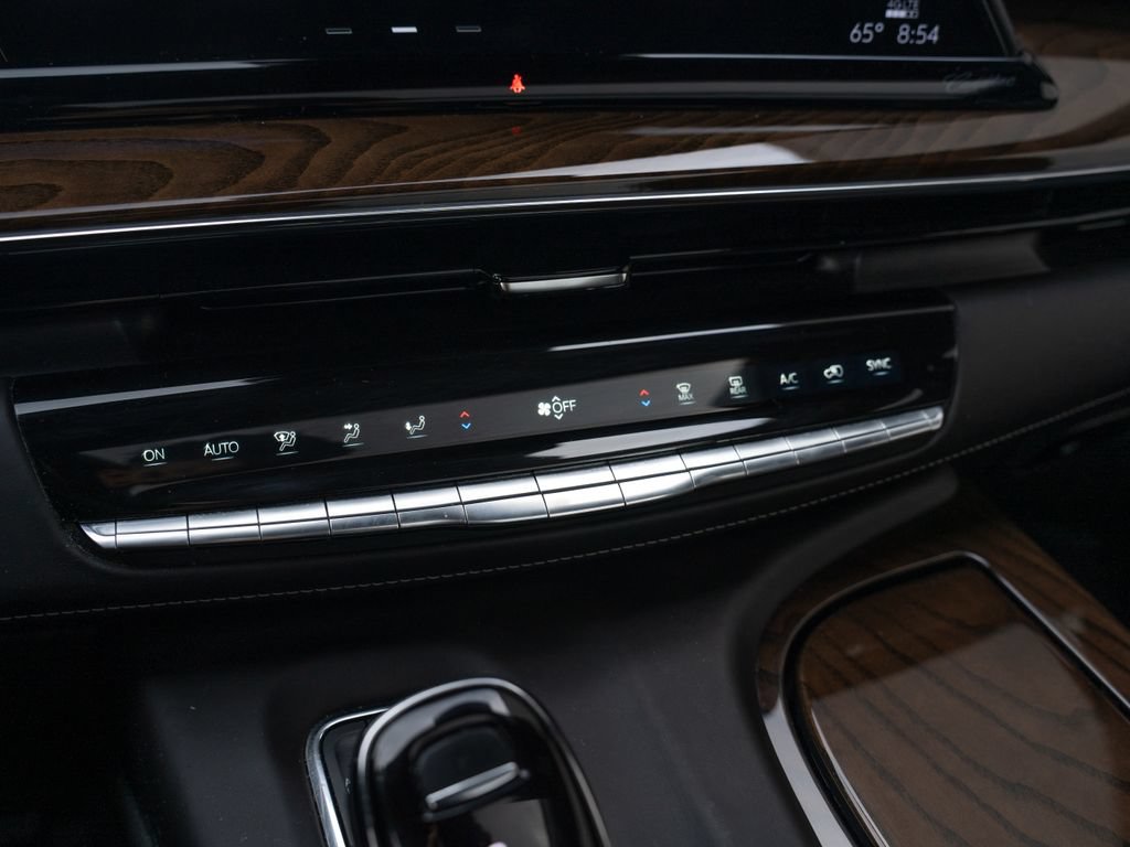 Used 2023 Cadillac Escalade Sport Platinum w/ Heavy-Duty Trailer Package AWD/4WD image 27