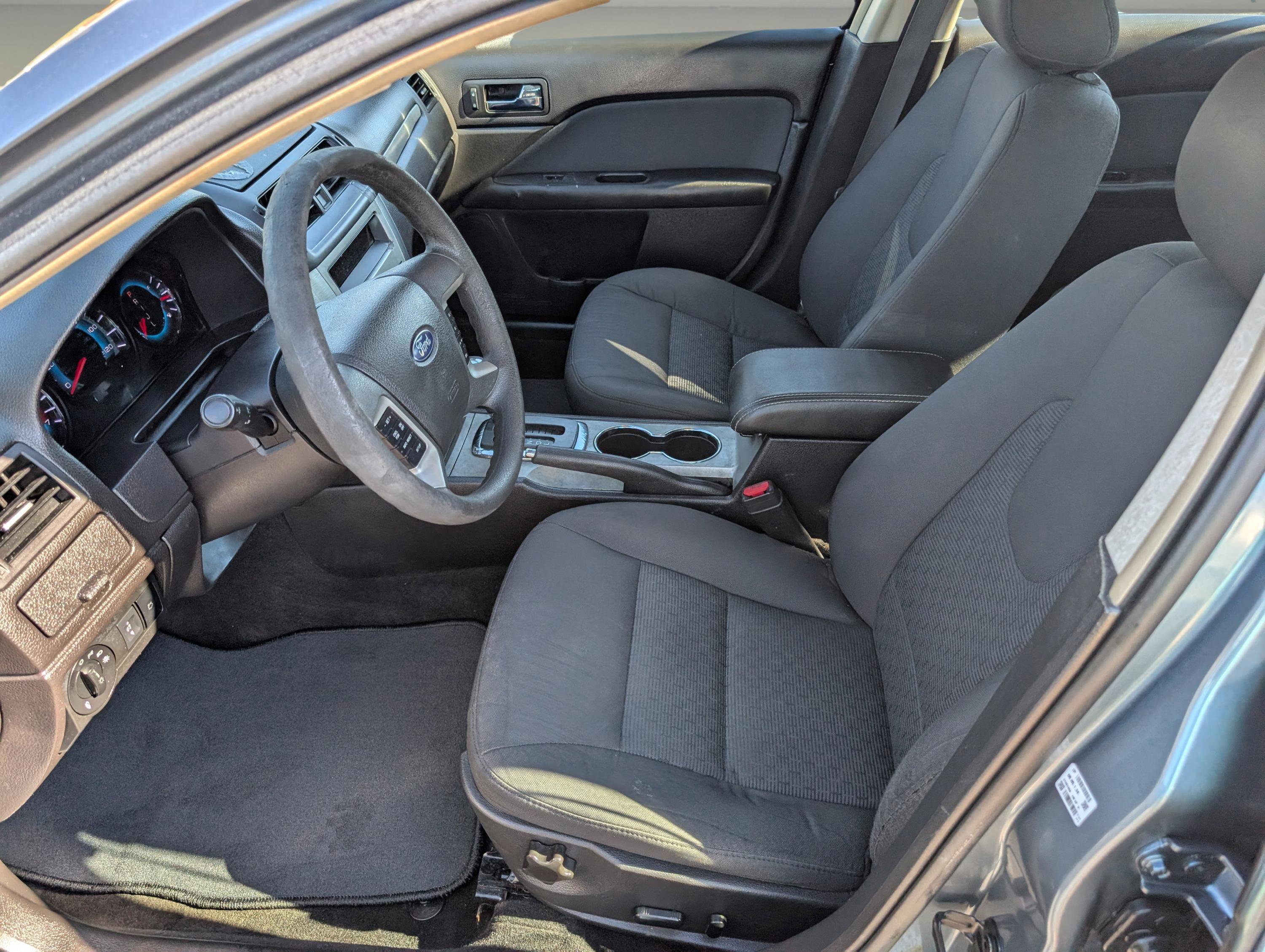 Used 2011 Ford Fusion SE image 11