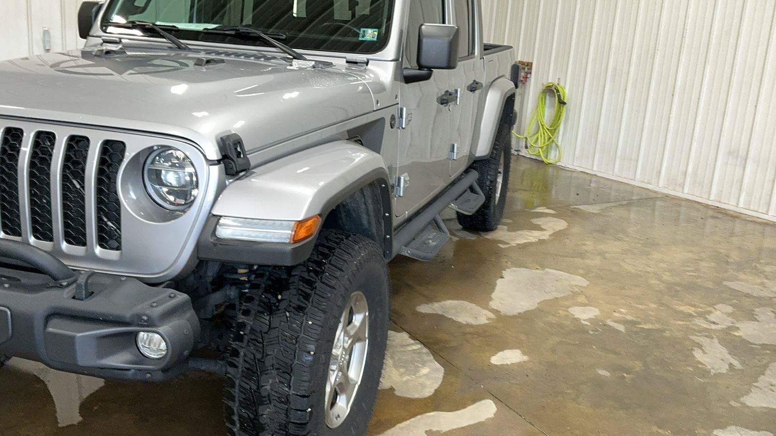 Used 2021 Jeep Gladiator Sport AWD/4WD image 1