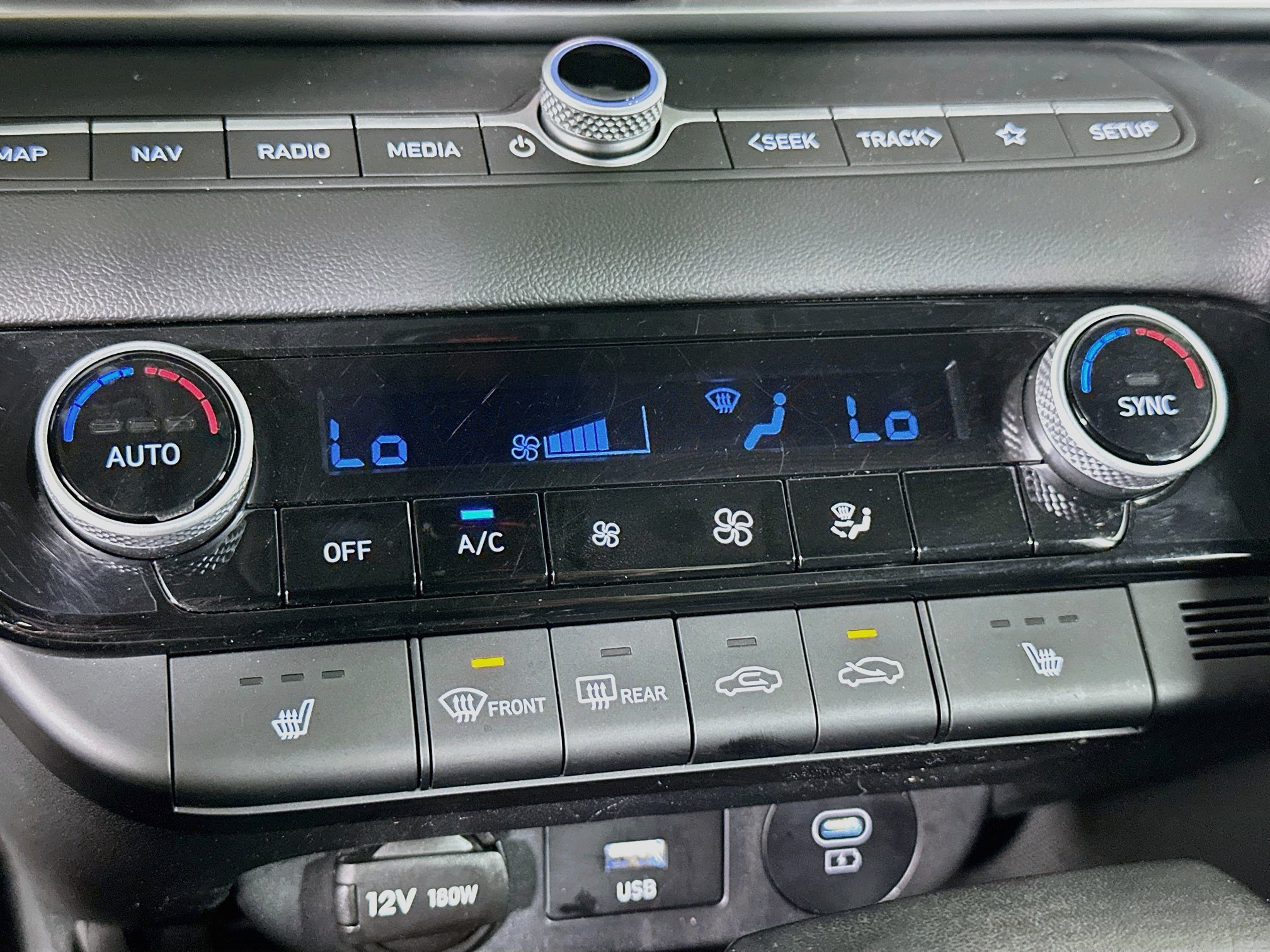 Used 2024 Hyundai Elantra SEL w/ Convenience Package FWD image 24