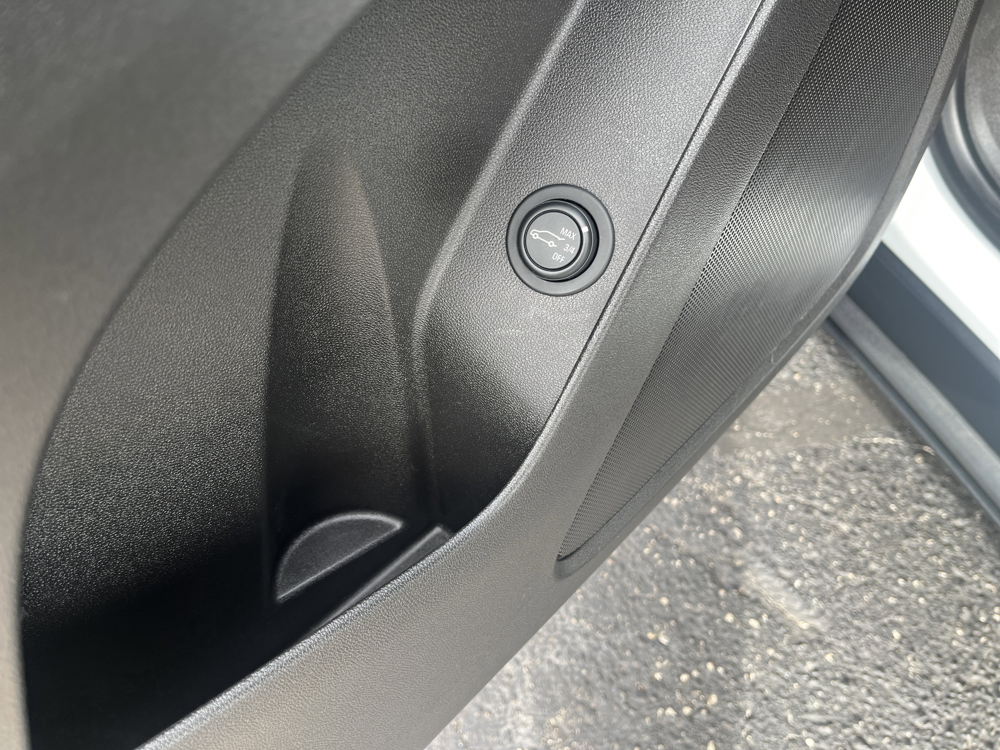 Used 2020 Chevrolet Equinox LT image 12