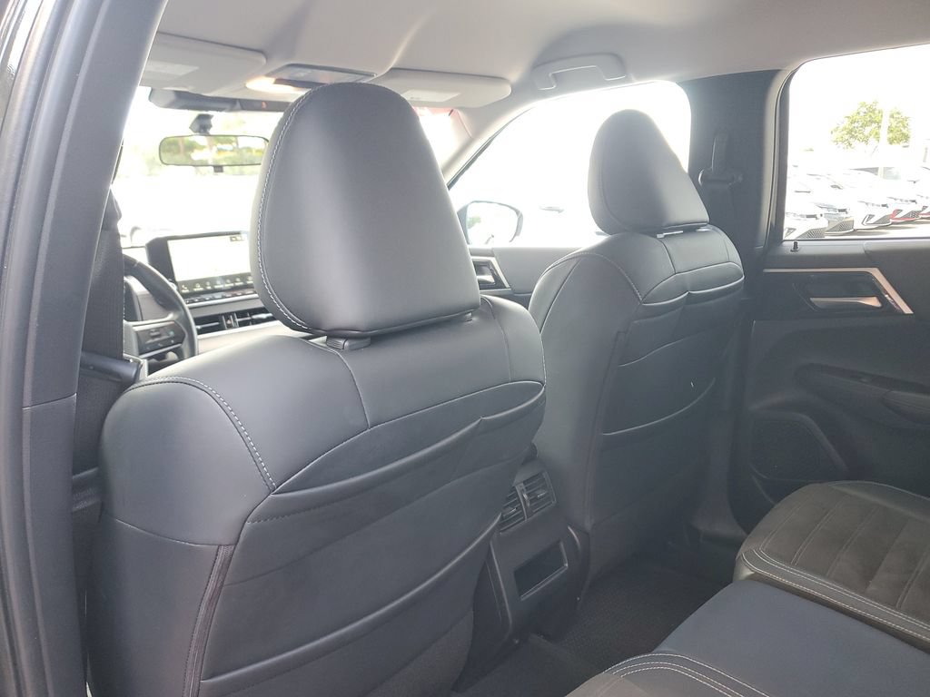 Used 2024 Mitsubishi Outlander SE FWD image 18