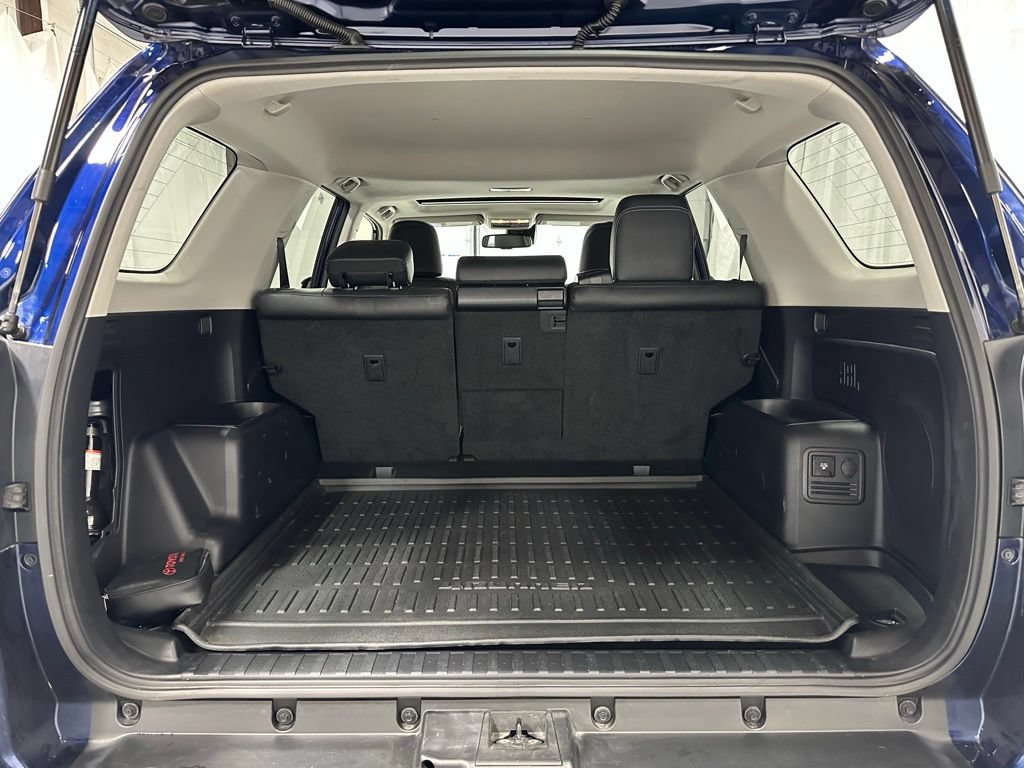 Used 2022 Toyota 4Runner Limited AWD/4WD image 45