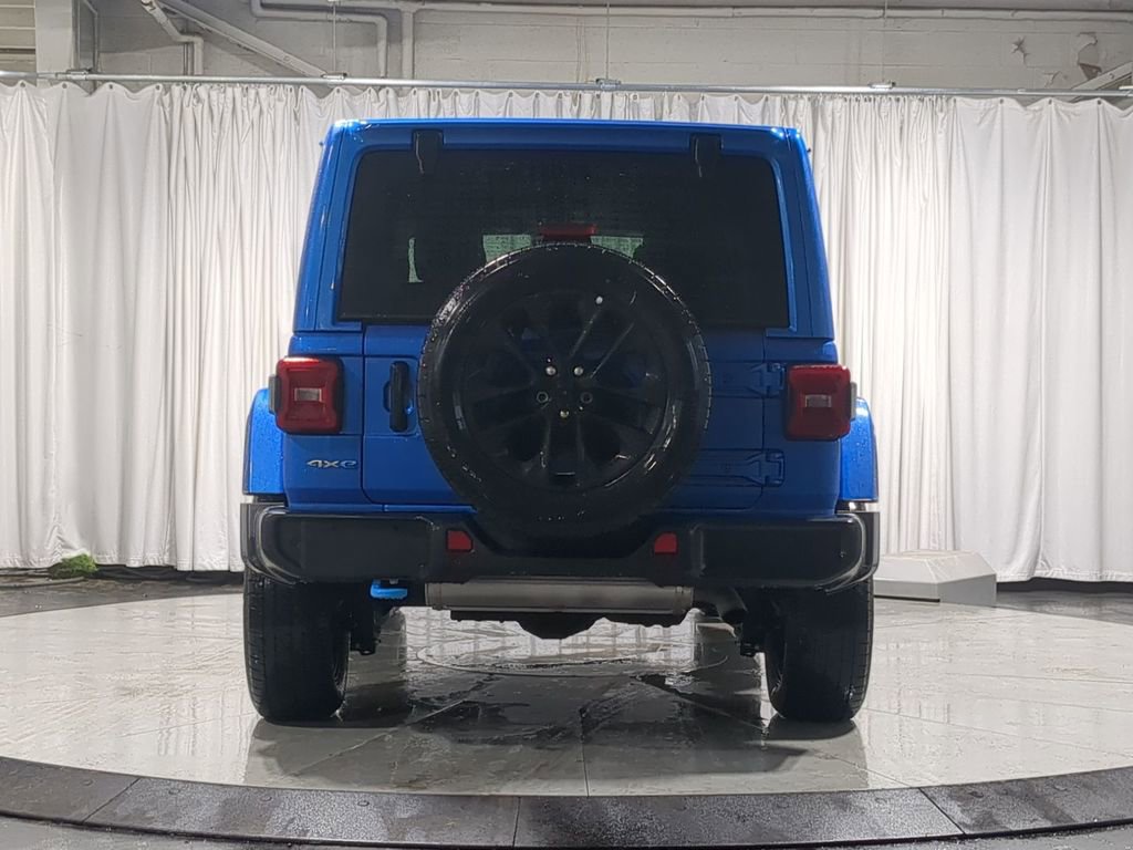 Used 2024 Jeep Wrangler Unlimited Sahara w/ Safety Group image 16