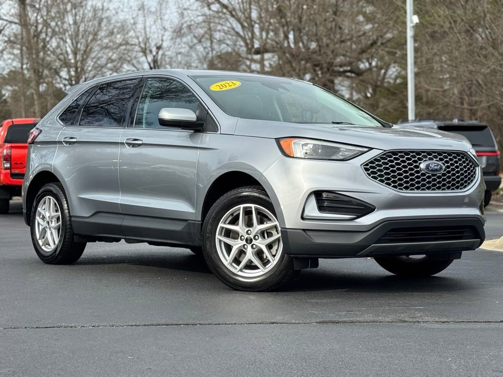 Used 2023 Ford Edge SEL image 2