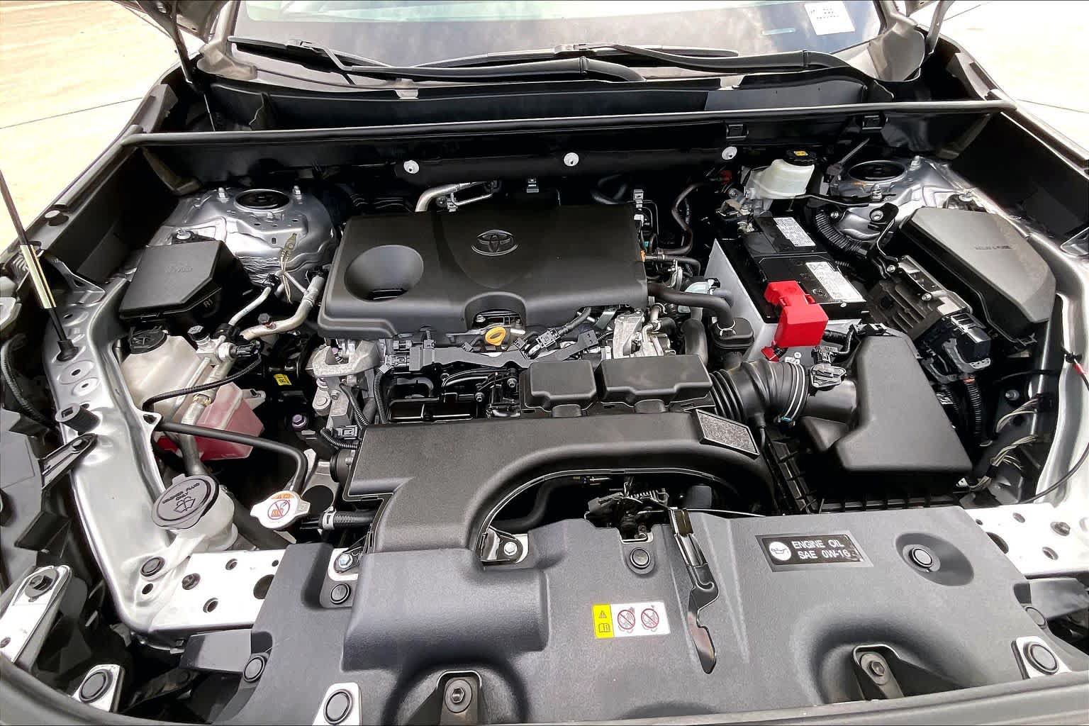 Used 2021 Toyota RAV4 XLE w/ Convenience Package FWD image 28