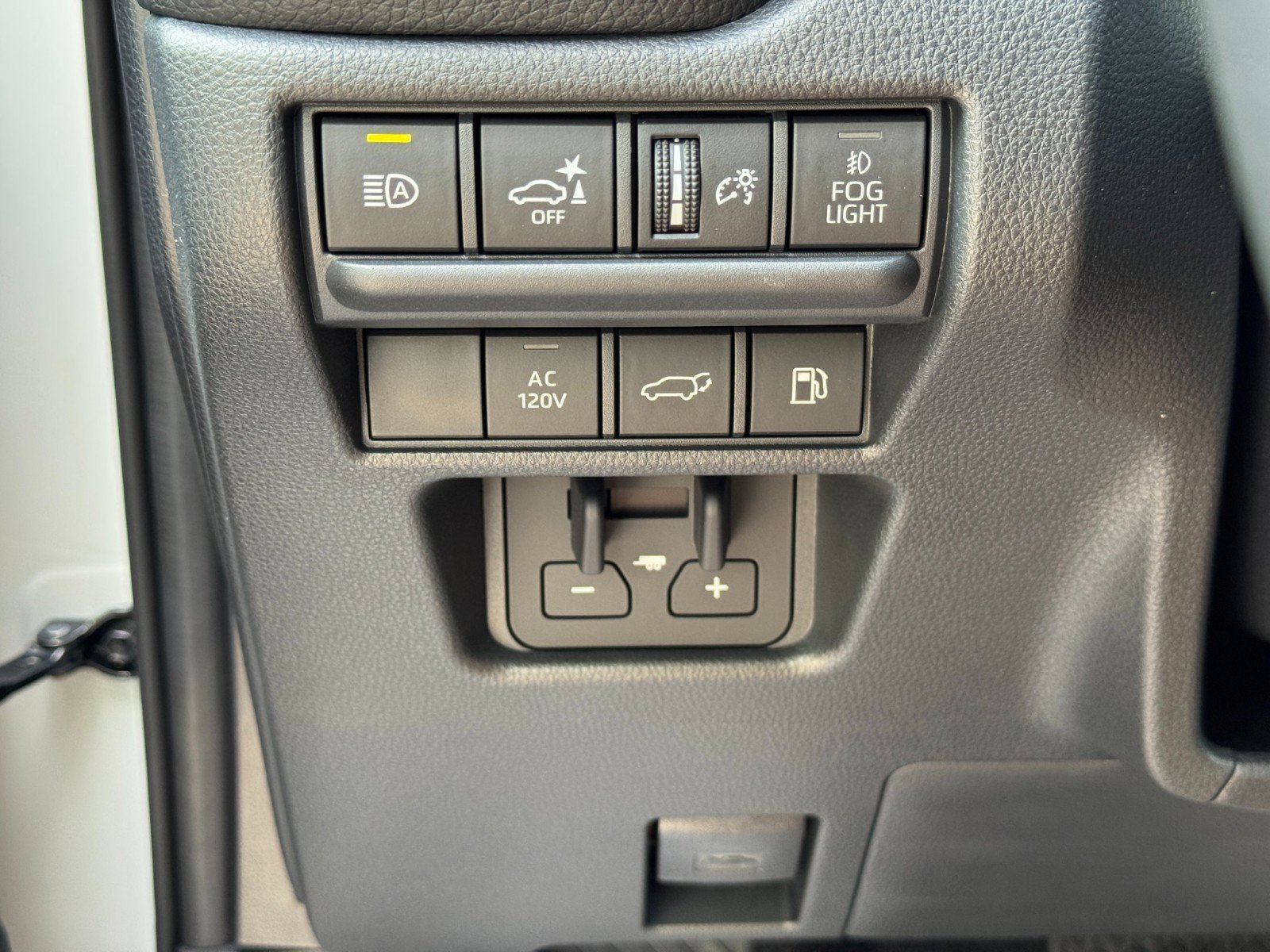 Used 2025 Toyota Land Cruiser w/ Premium Package AWD/4WD image 19